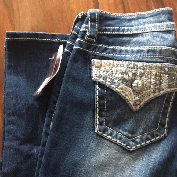 SOLD Miss Me Signature Boot Jeweled Pockets Jeans - Picture 7 of 8